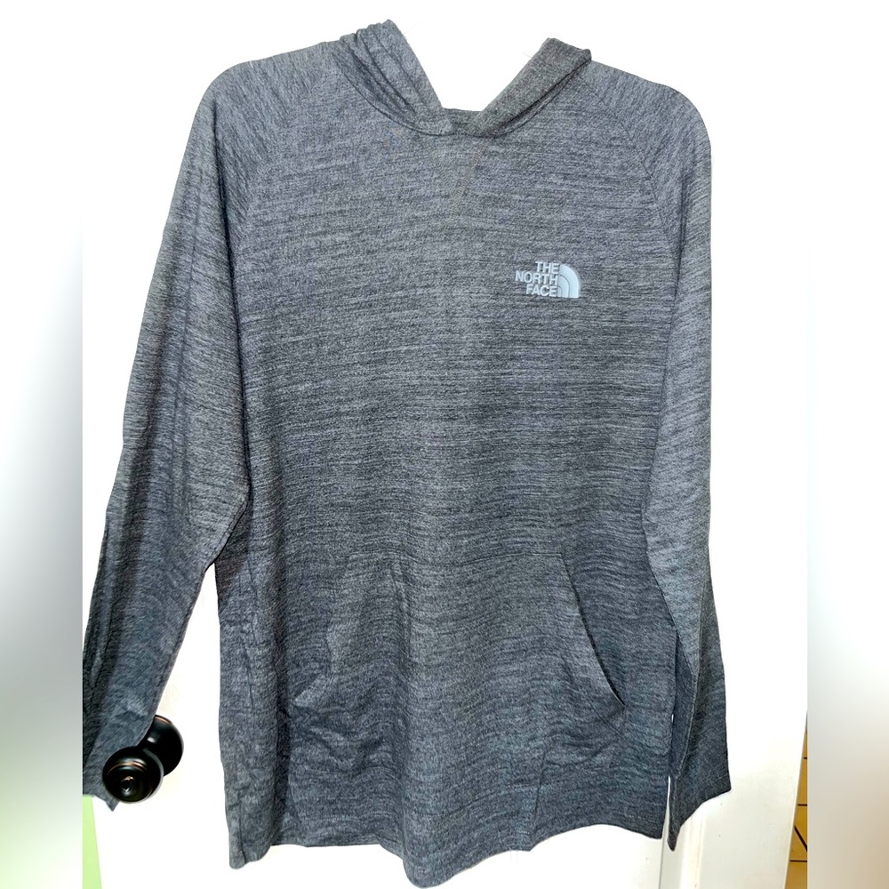 Long sleeve The Northface Hoodie.